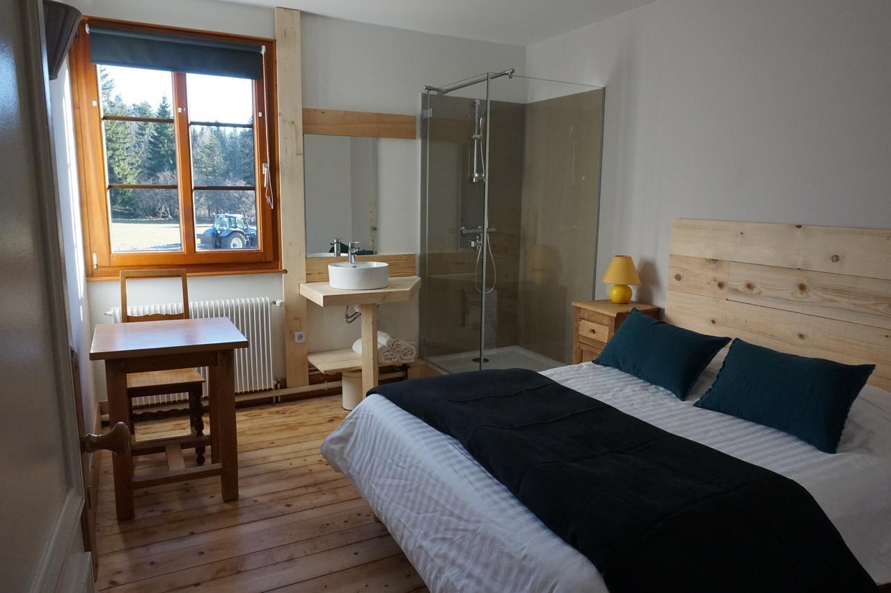 Auberge De La Perdrix Hauterive-la-Fresse Ngoại thất bức ảnh