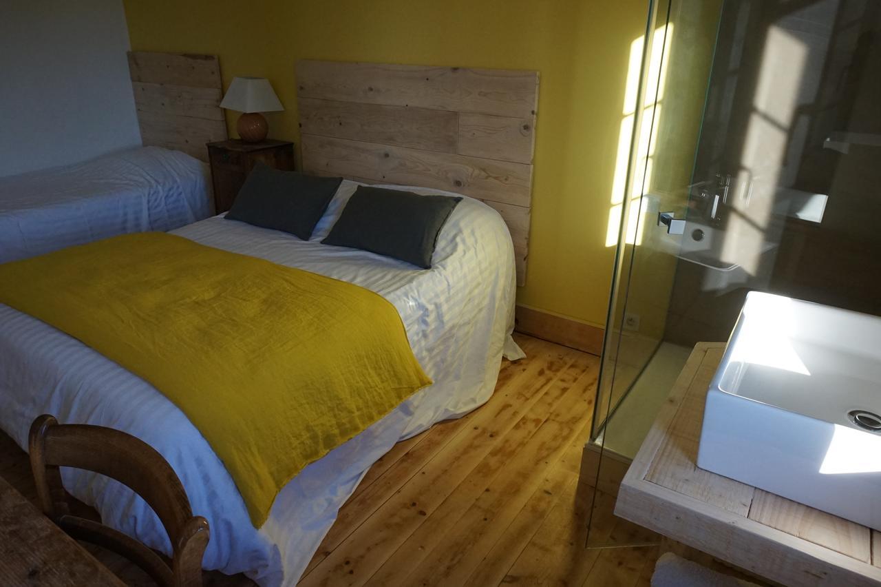 Auberge De La Perdrix Hauterive-la-Fresse Ngoại thất bức ảnh