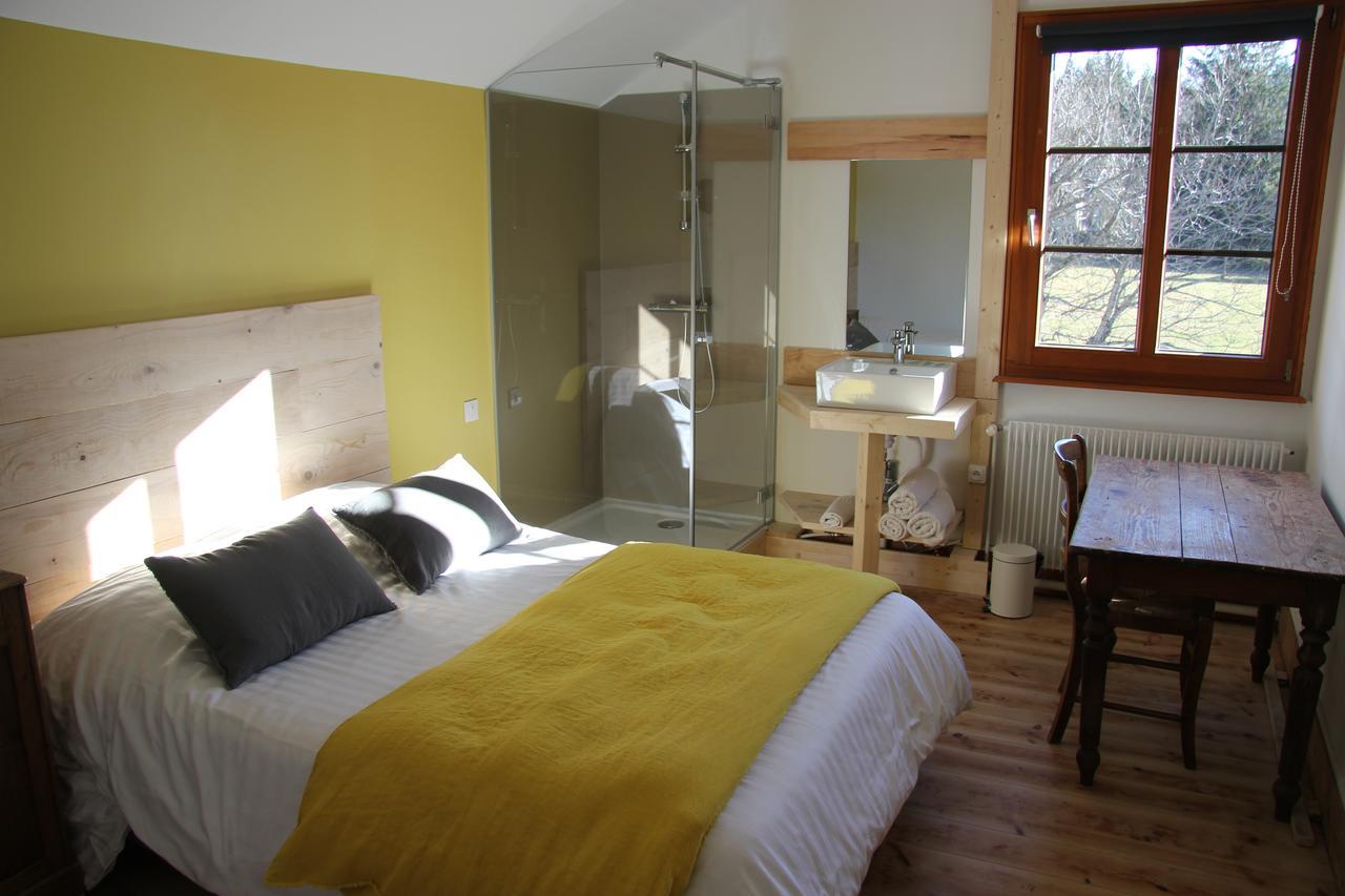 Auberge De La Perdrix Hauterive-la-Fresse Ngoại thất bức ảnh