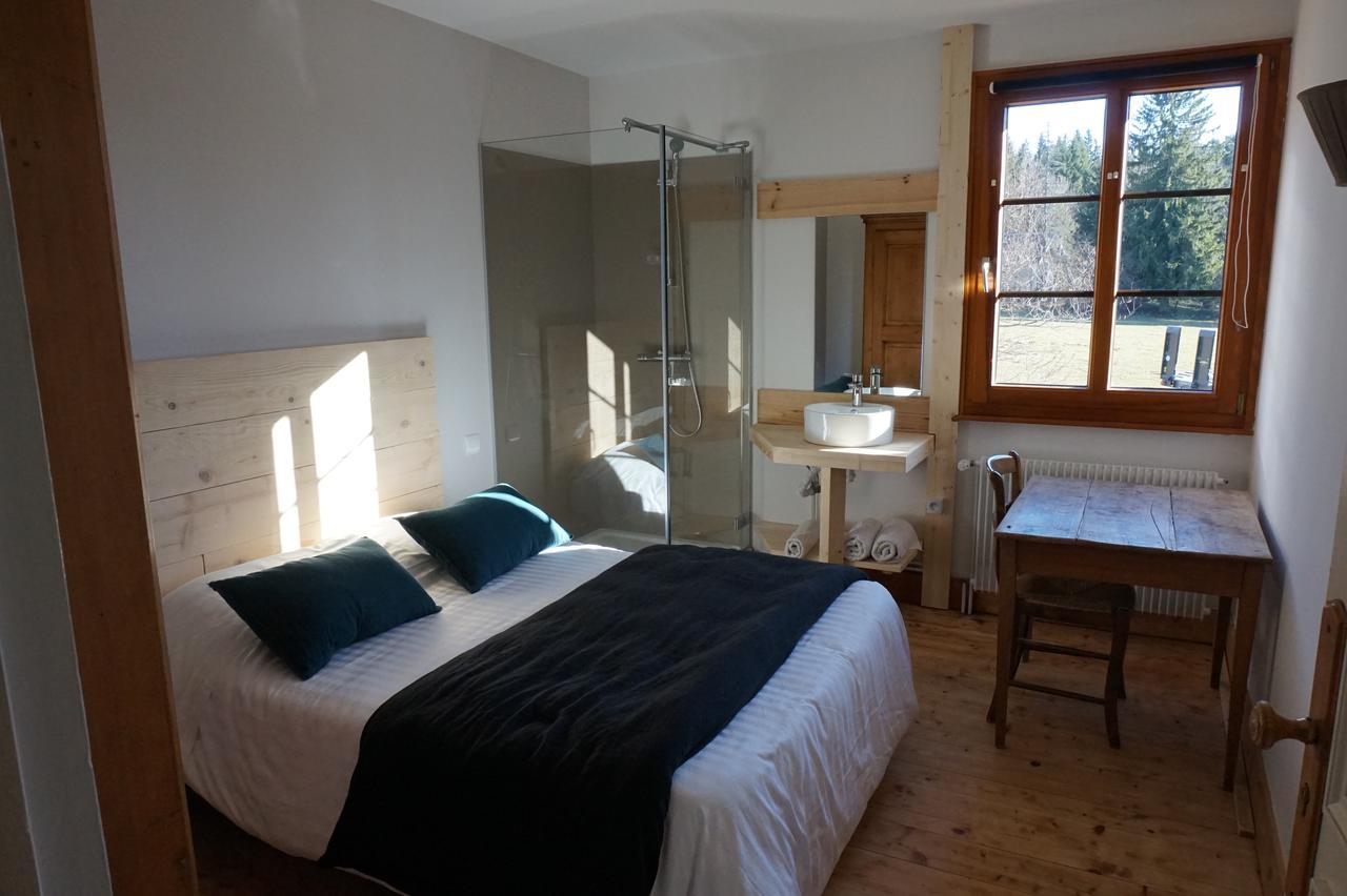 Auberge De La Perdrix Hauterive-la-Fresse Ngoại thất bức ảnh