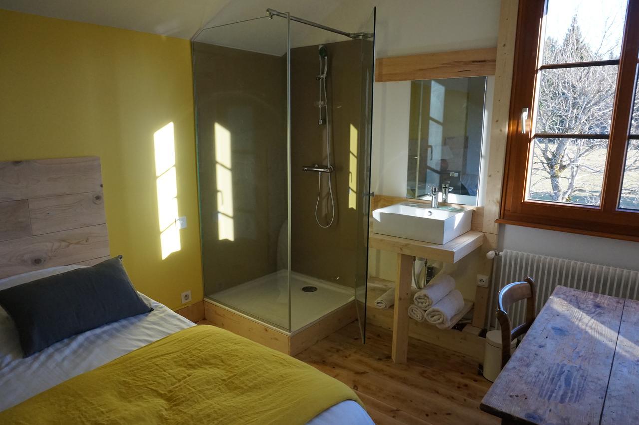 Auberge De La Perdrix Hauterive-la-Fresse Ngoại thất bức ảnh