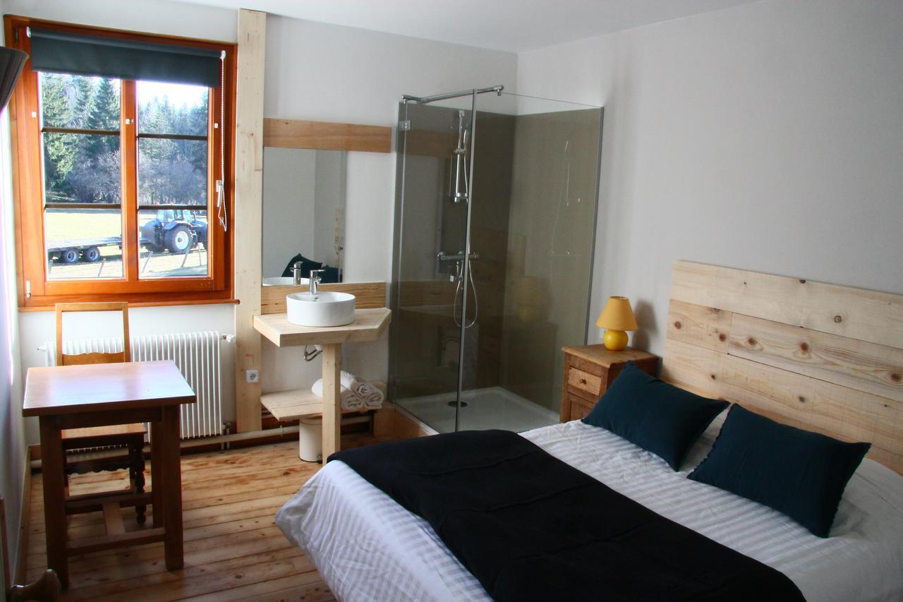 Auberge De La Perdrix Hauterive-la-Fresse Ngoại thất bức ảnh