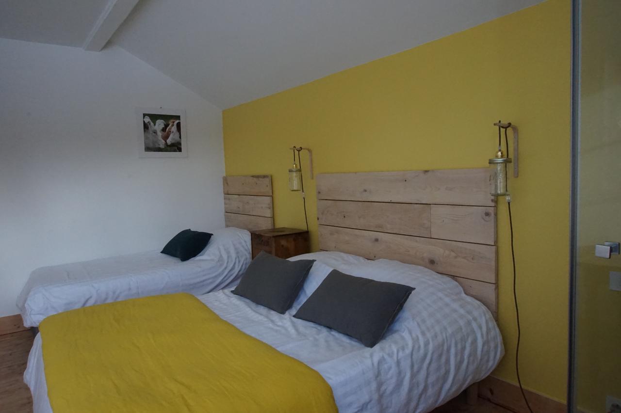 Auberge De La Perdrix Hauterive-la-Fresse Ngoại thất bức ảnh