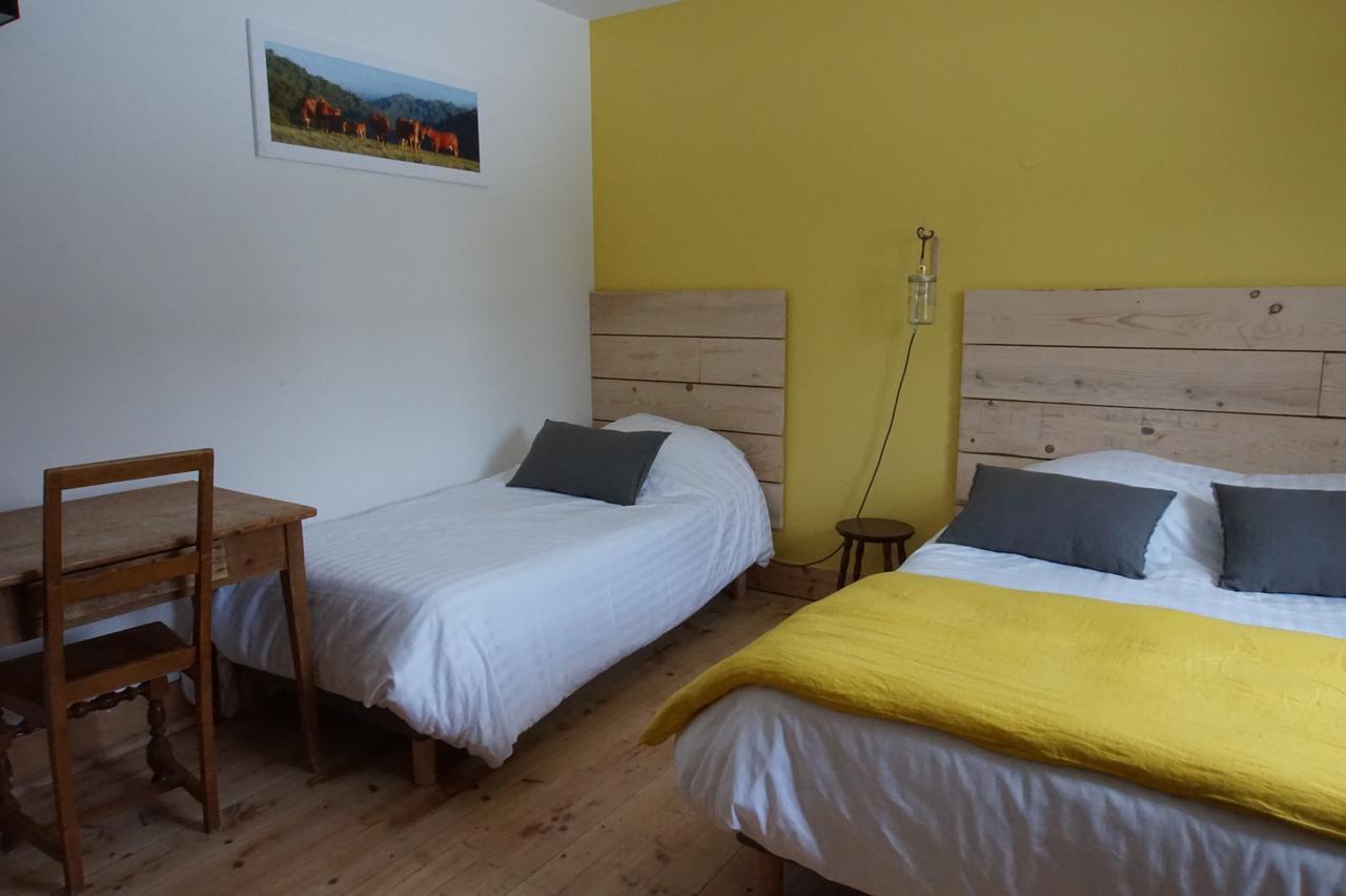 Auberge De La Perdrix Hauterive-la-Fresse Ngoại thất bức ảnh
