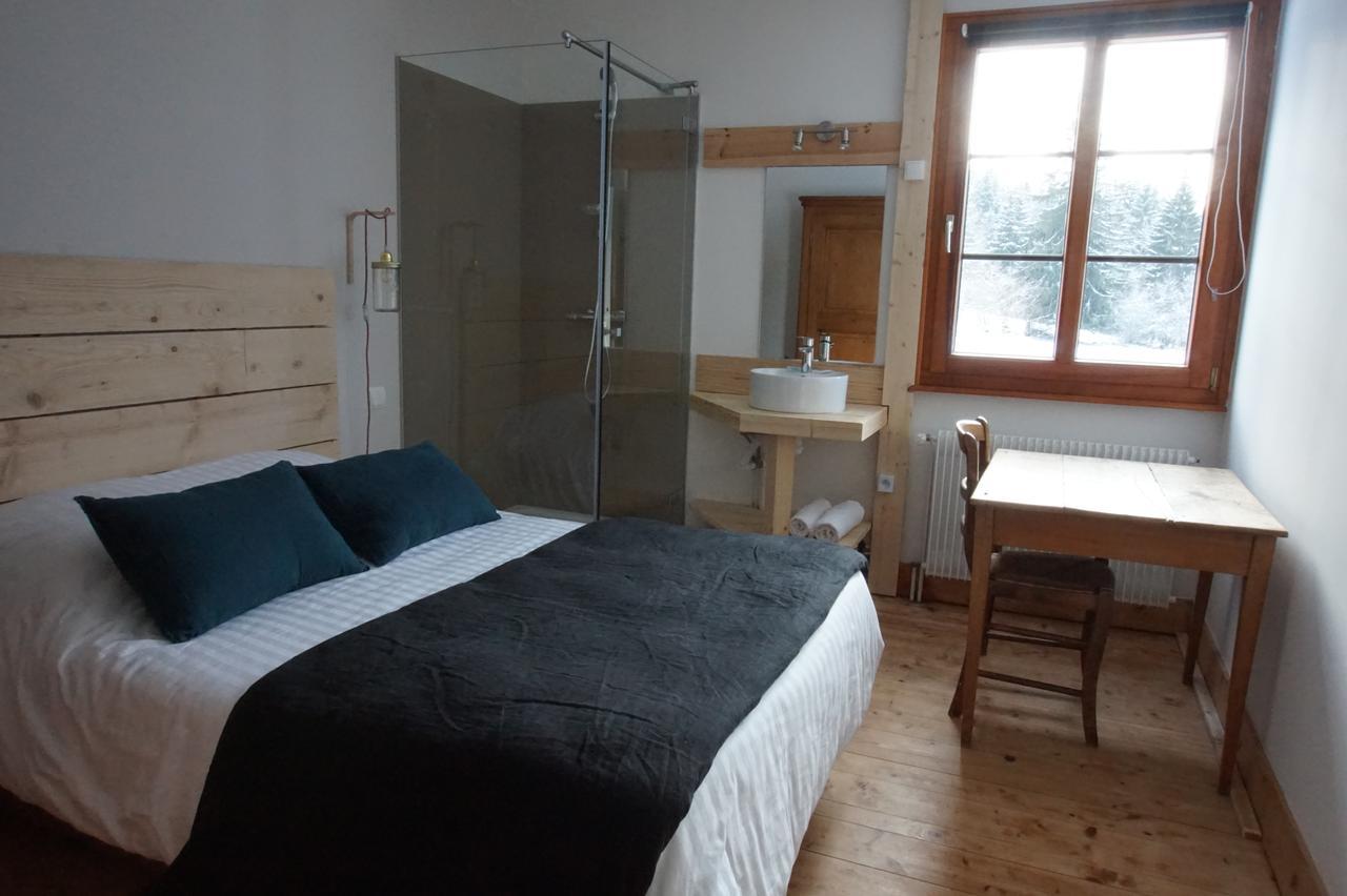 Auberge De La Perdrix Hauterive-la-Fresse Ngoại thất bức ảnh