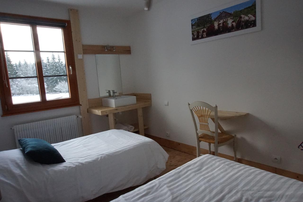 Auberge De La Perdrix Hauterive-la-Fresse Ngoại thất bức ảnh