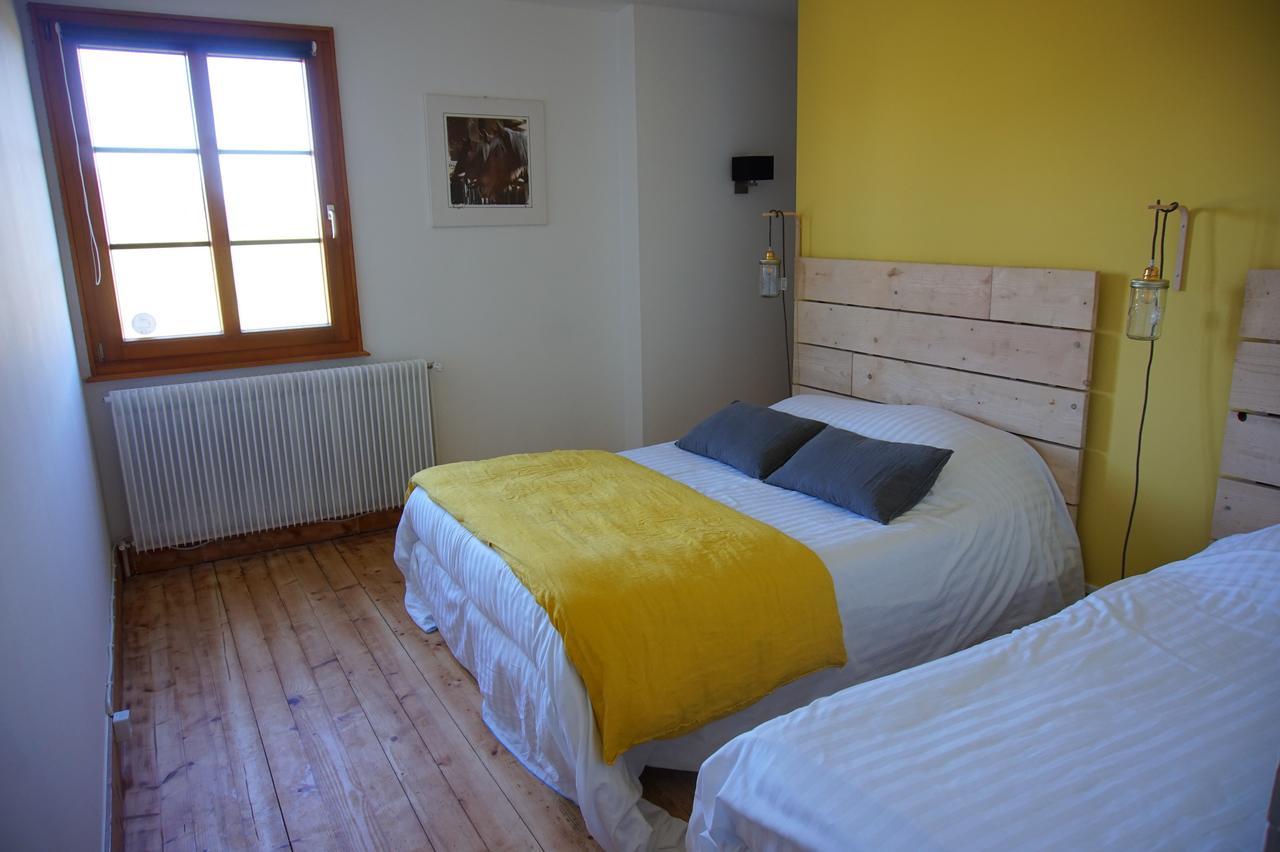 Auberge De La Perdrix Hauterive-la-Fresse Ngoại thất bức ảnh