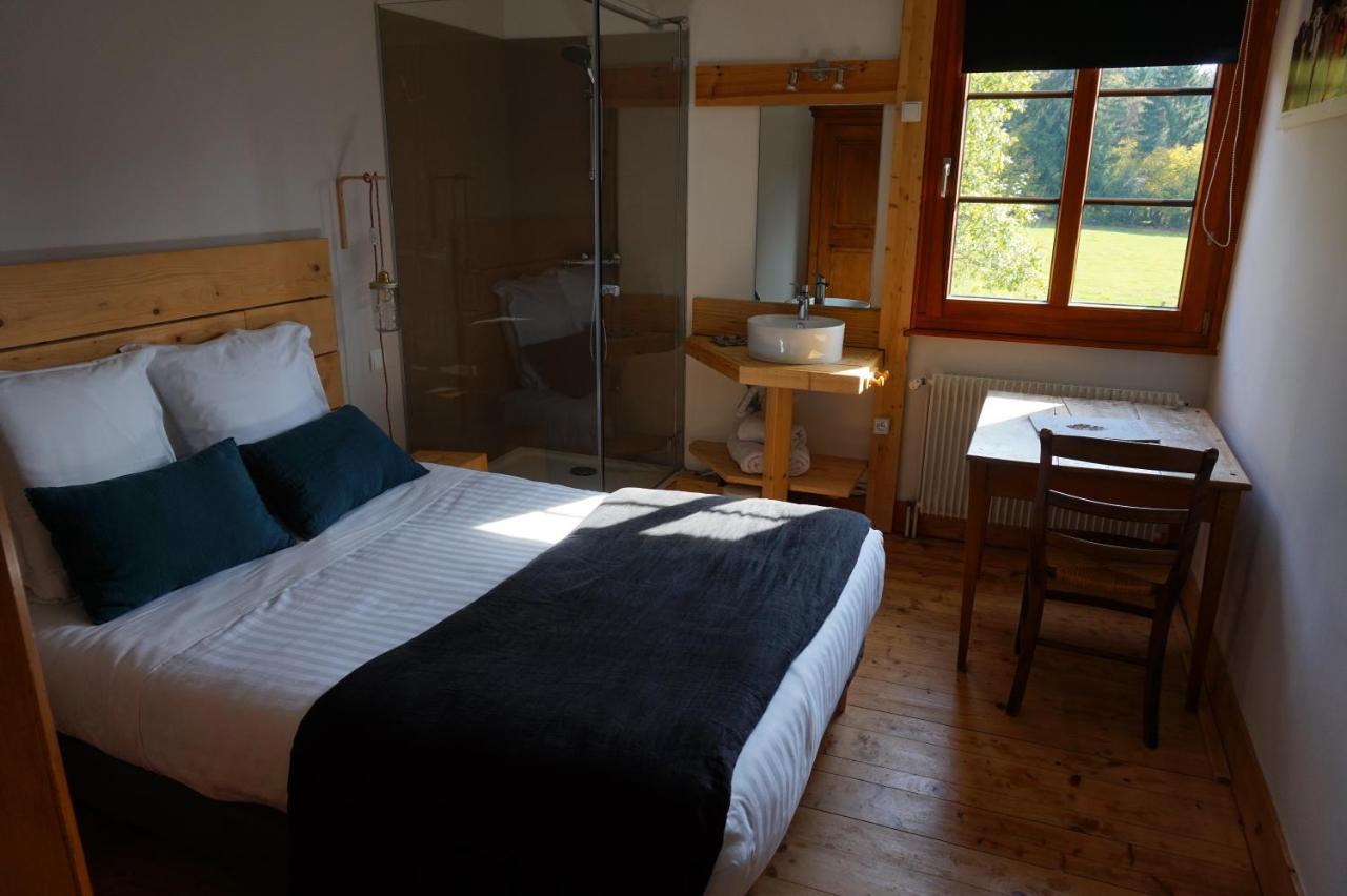 Auberge De La Perdrix Hauterive-la-Fresse Ngoại thất bức ảnh
