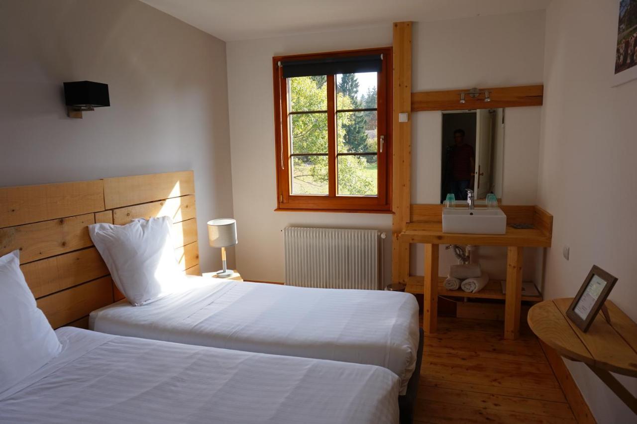 Auberge De La Perdrix Hauterive-la-Fresse Ngoại thất bức ảnh