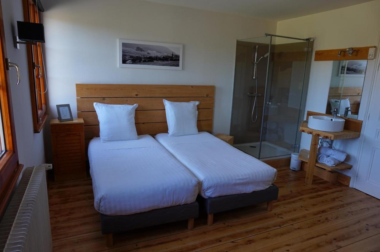 Auberge De La Perdrix Hauterive-la-Fresse Ngoại thất bức ảnh