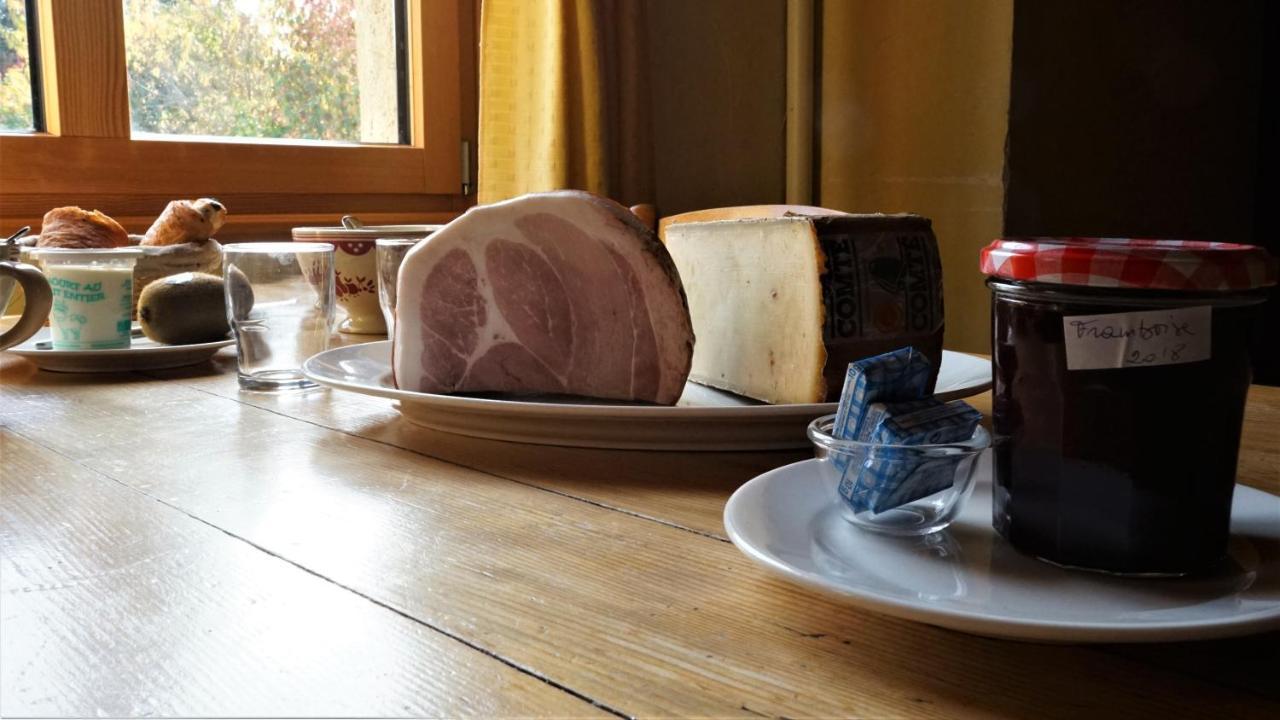 Auberge De La Perdrix Hauterive-la-Fresse Ngoại thất bức ảnh